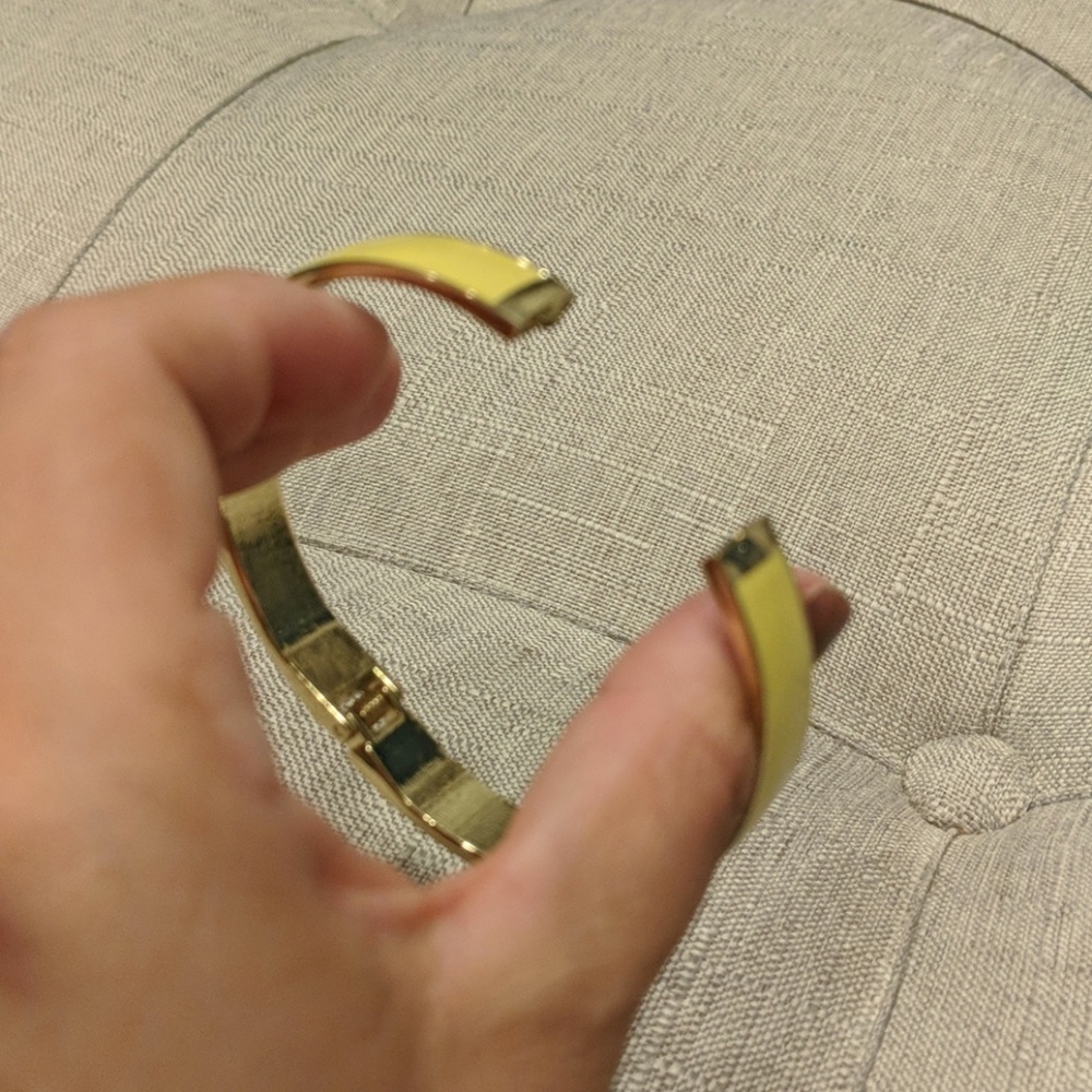 Yellow bangle - Picture 3 of 4